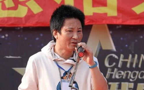 娱乐圈吃瓜导演,揭秘“吃瓜导演”背后的故事